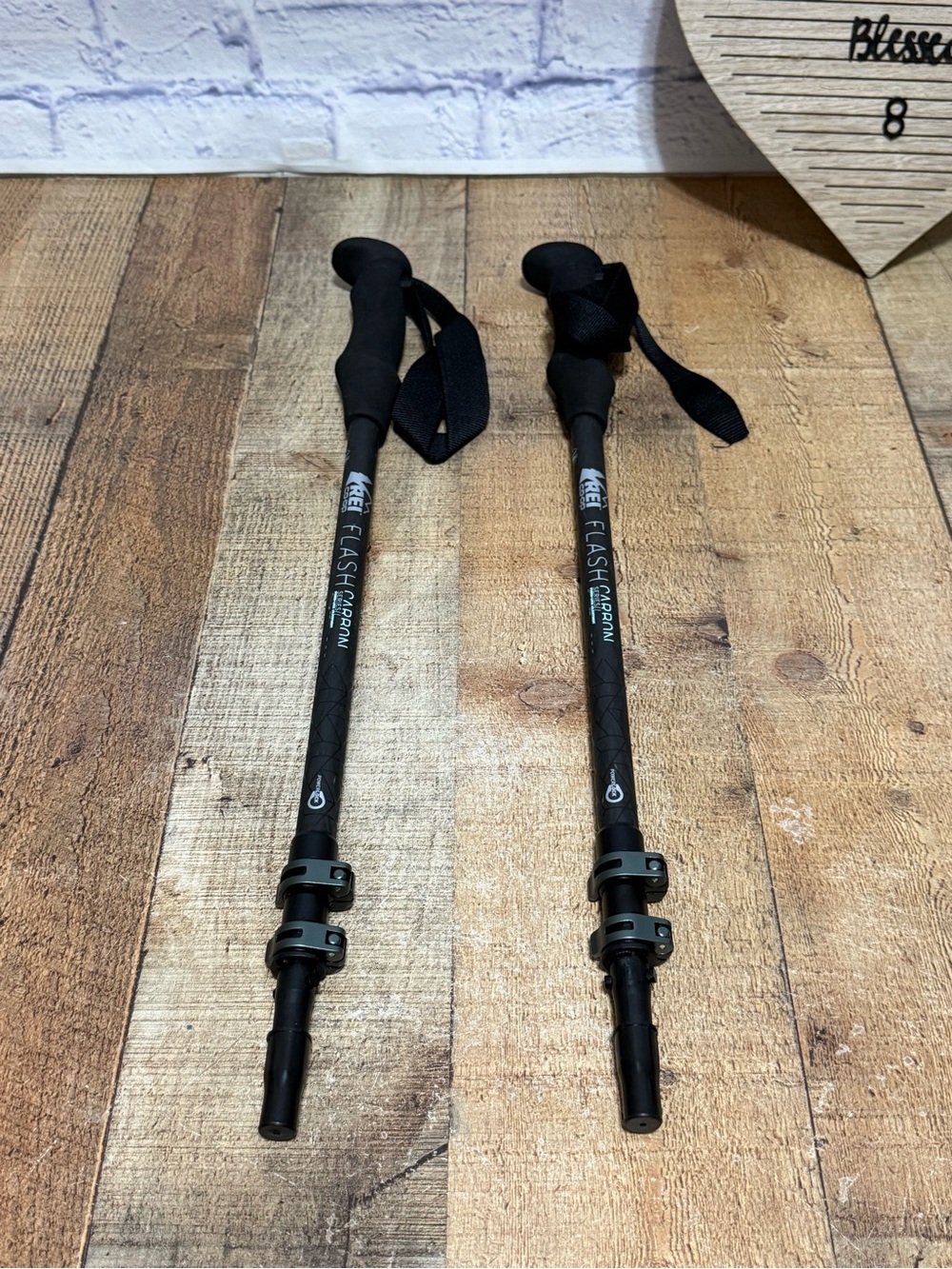 REI Co-Op Flash Carbon Series Trekking Poles 120cm (NO Tips)
Flash Carbon Comp